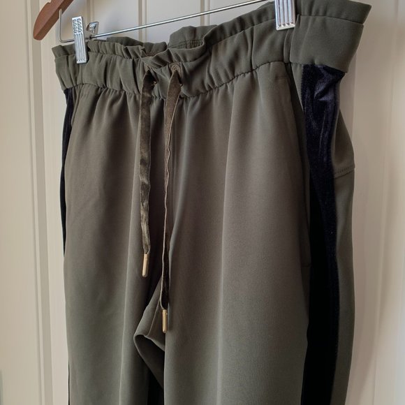 Lululemon On The Fly Jogger Velvet Trim Olive Sz 4 - Picture 6 of 13